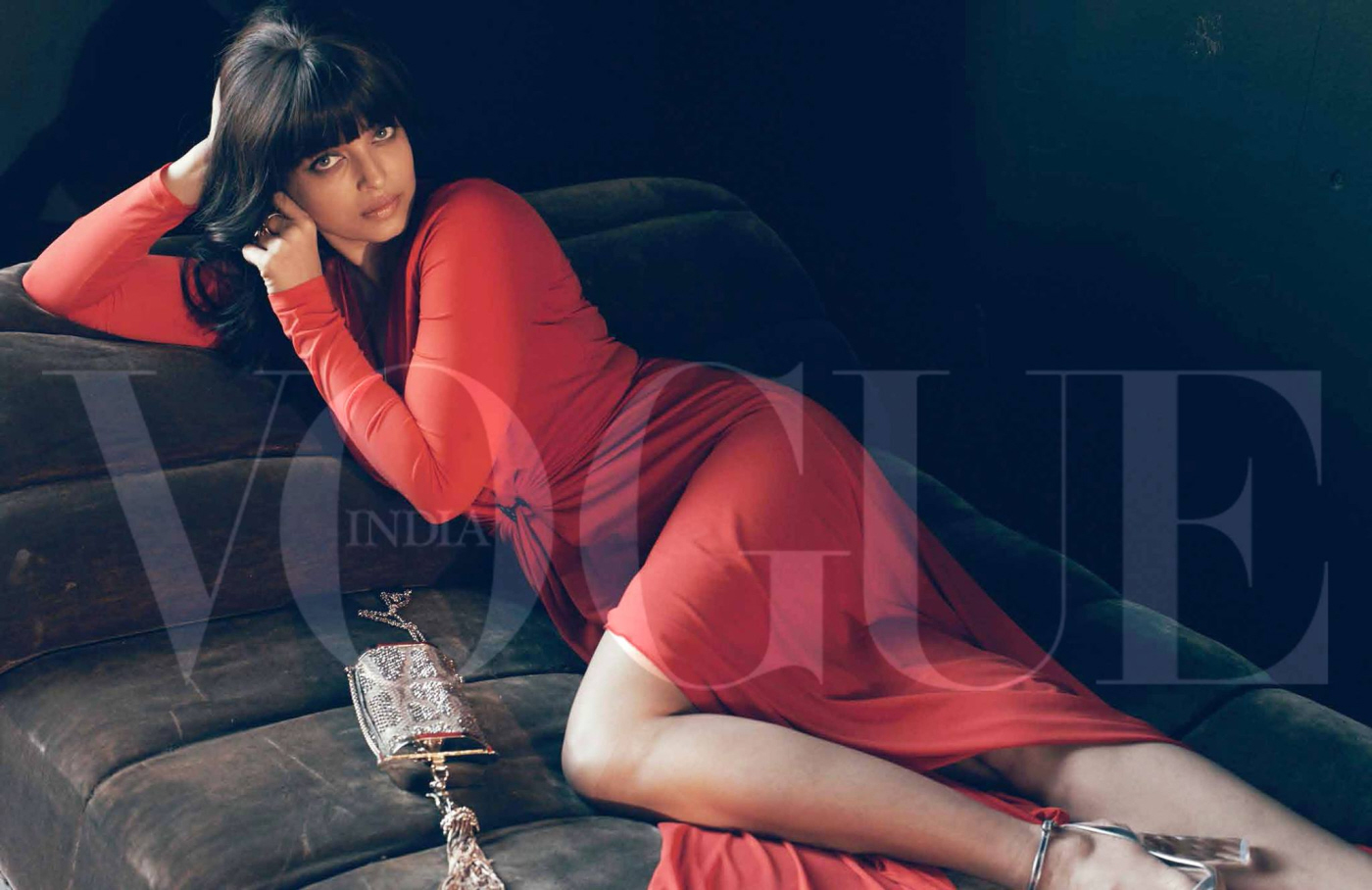 Айшвария Рай демонстрирует свои новые тупые удары по Vogue India: жарко или ужасно?