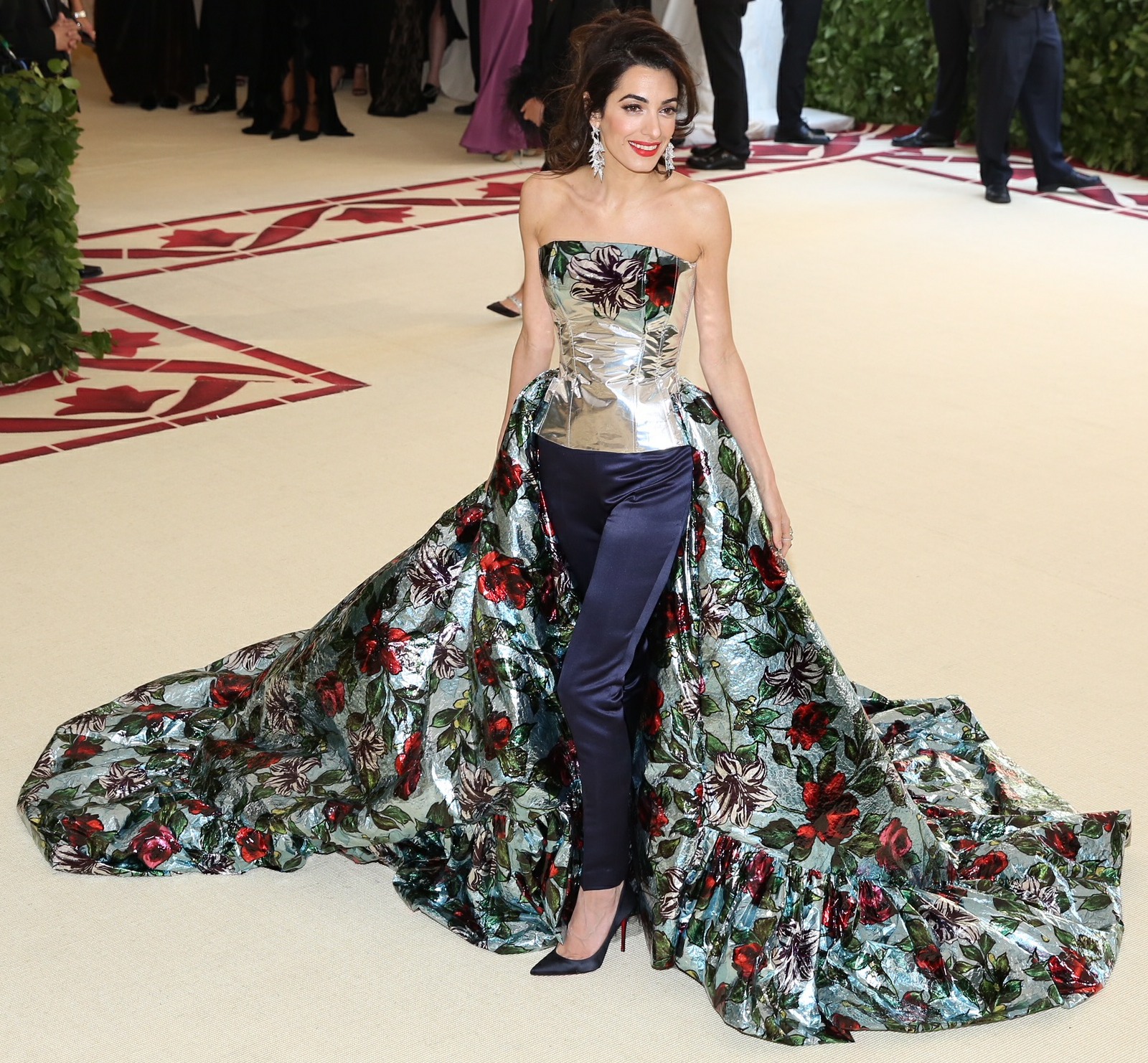 Изменения платья Met Gala на последней минуте Amal Clooneys разозлили Vogue & Tom Ford