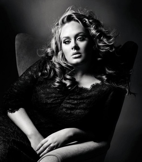 Адель осветит мартовский выпуск US Vogue, имея специально сшитую одежду больших размеров